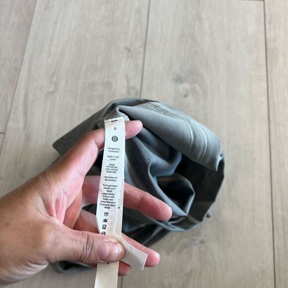 Lululemon women’s leggings size 6 - Picture 8 of 10